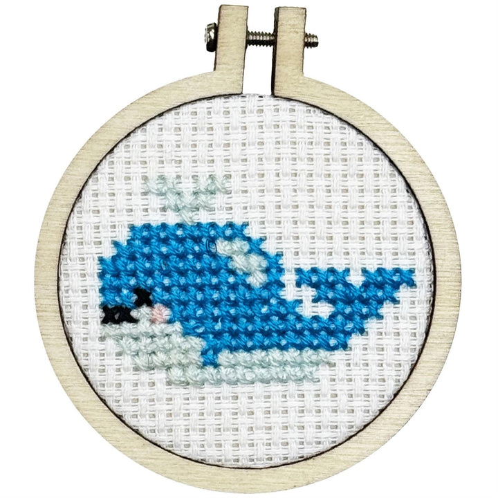 Mini Broderingskit Whale Done!