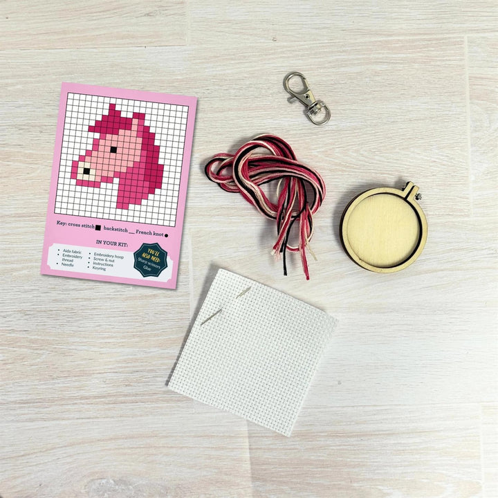 Mini Broderingskit Pink Pony Club!